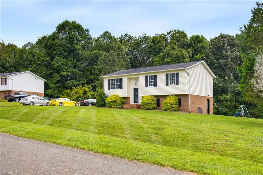 194 Woodbridge Drive, Mount Airy, NC 27030 - #3