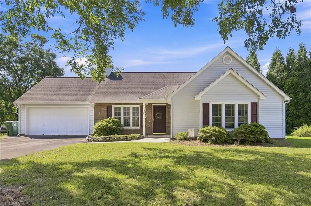 6315 Hampton Knoll Road, Clemmons, NC 27012 - #1