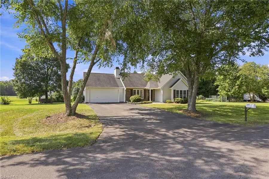 6315 Hampton Knoll Road, Clemmons, NC 27012 - #3