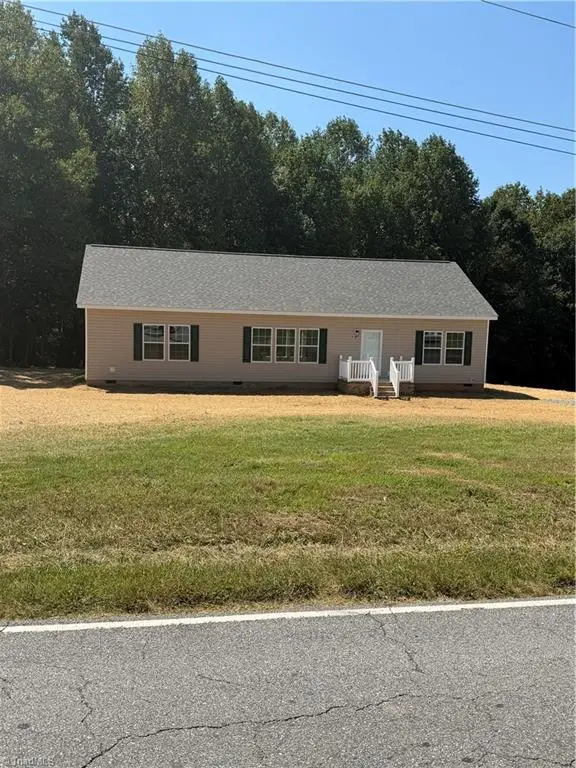5101 Center Road, Jonesville, NC 28642 - #1