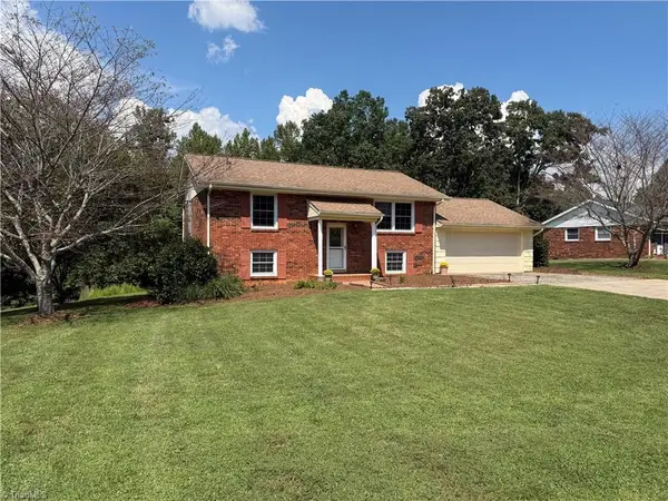 329 Hunter Hills Street, North Wilkesboro, NC 28659