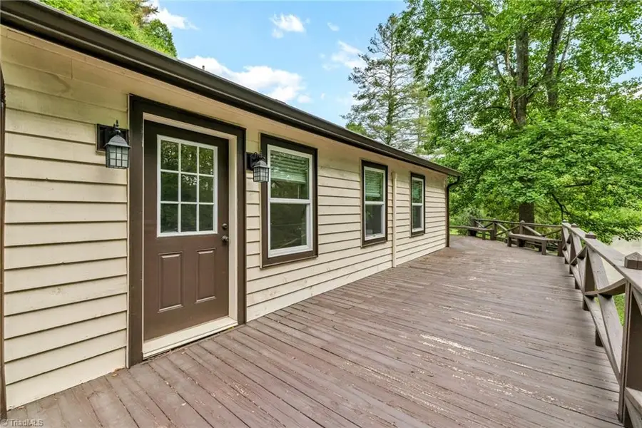 7 Legra Road, Grassy Creek, NC 28631 - #2