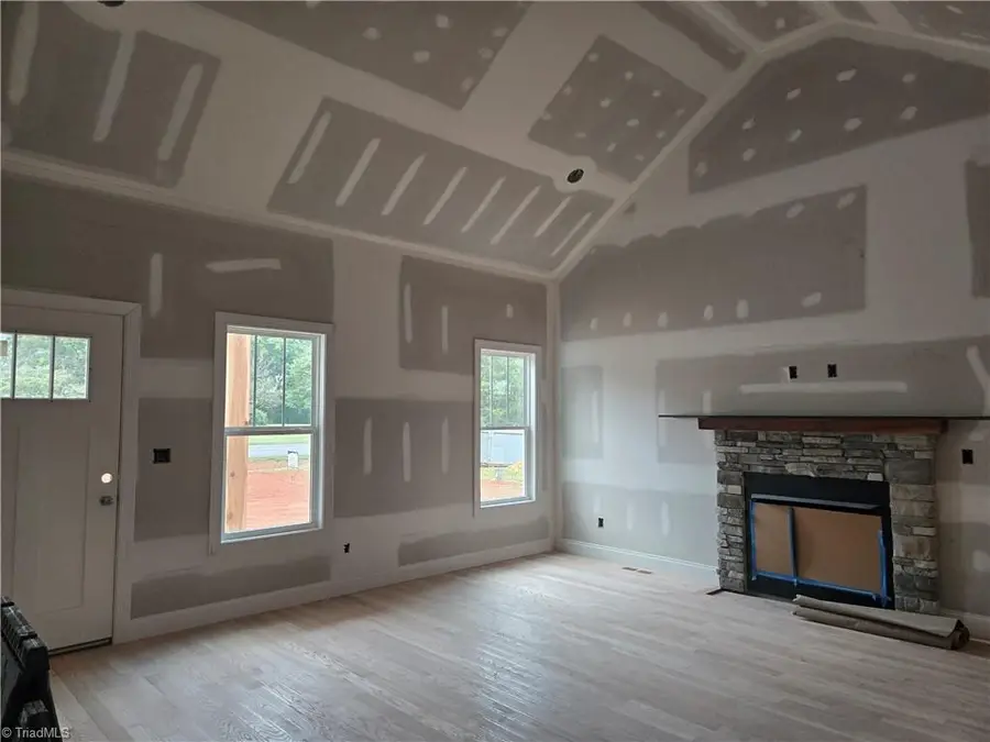 2850 Leonard Road, Lexington, NC 27295 - #2