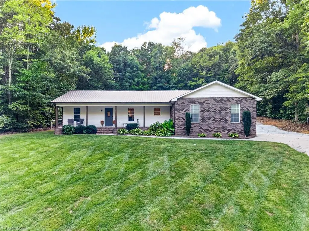 860 Black Lake Road, Thomasville, NC 27360 - #1