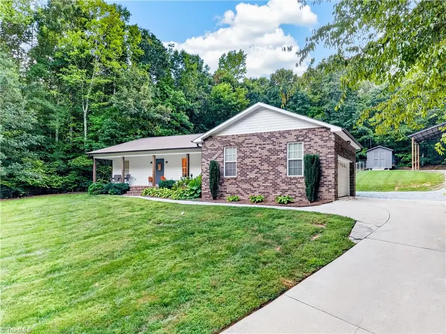 860 Black Lake Road, Thomasville, NC 27360 - #3