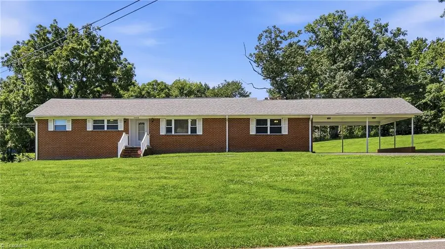 3438 E Pine Street, Mount Airy, NC 27030 - #2