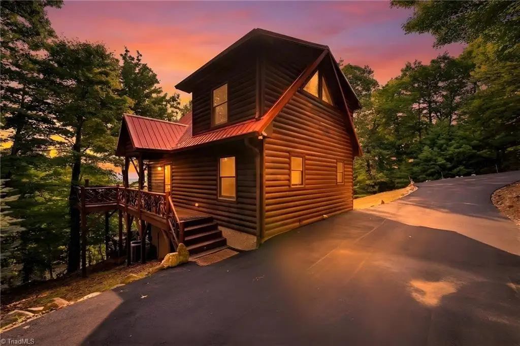 142 Fawn Lane, Purlear, NC 28665 - #1