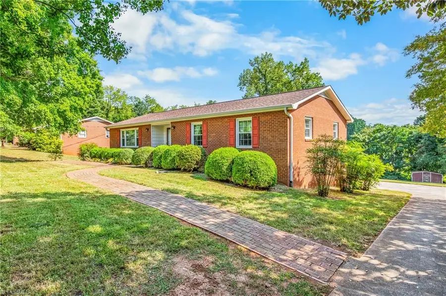 2140 Sallies Lane, Winston Salem, NC 27106 - #2