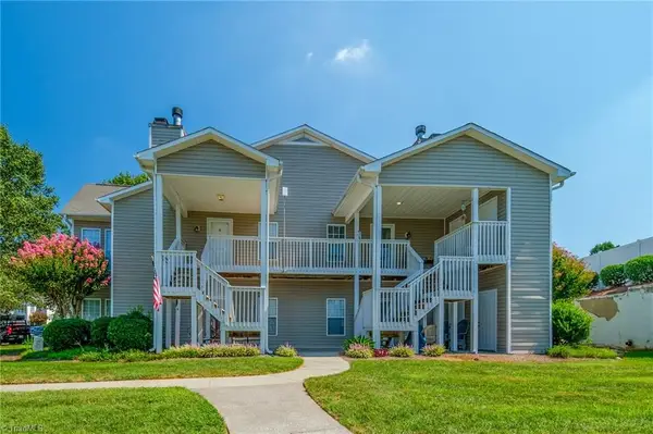 7228 Riverview Knoll Court, Clemmons, NC 27012