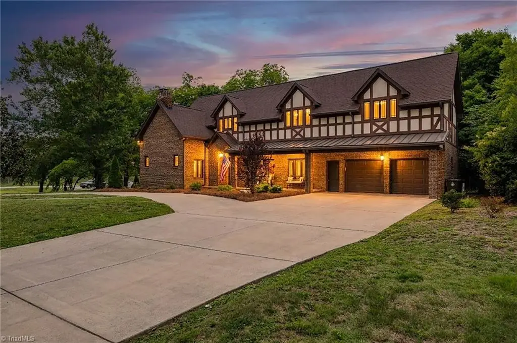 7 Mock Street, Thomasville, NC 27360 - #1