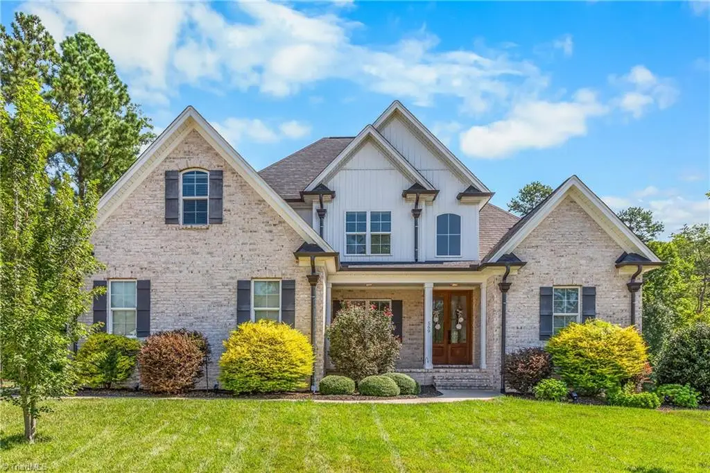 569 Wentworth Drive, Wallburg, NC 27107 - #1