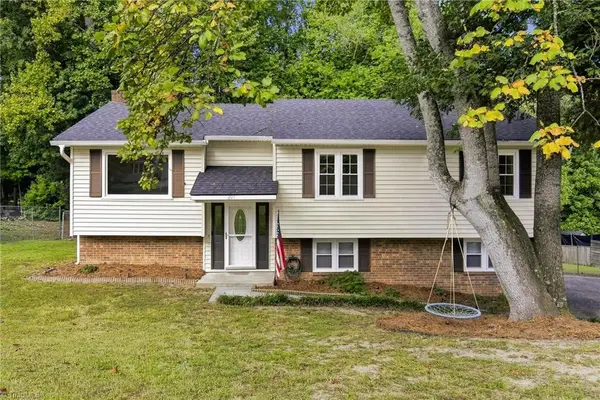 207 Tamworth Drive, Clemmons, NC 27012