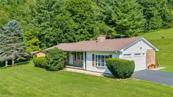 420 Roaring Fork Road, Creston, NC 28615