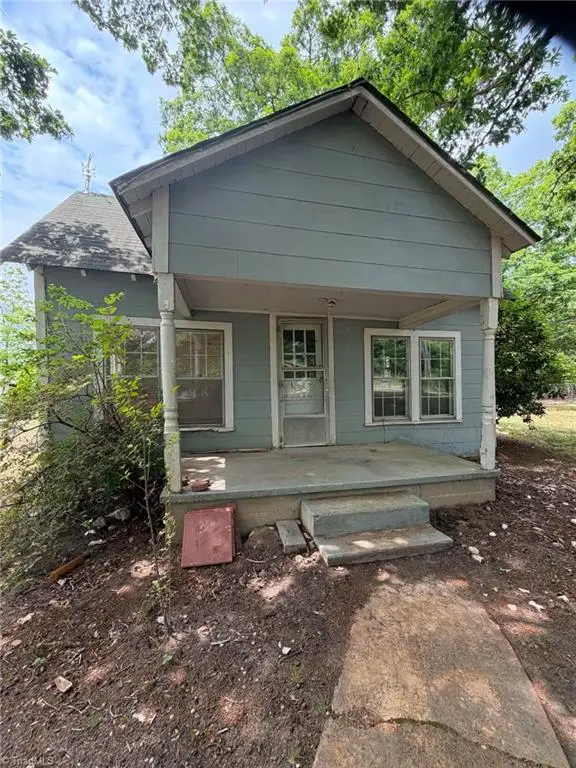 1423 Westchapel Road, Asheboro, NC 27205