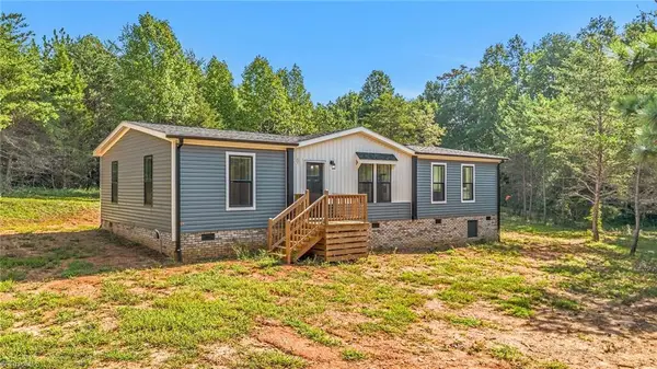 4228 Feather Pond Drive, East Bend, NC 27018