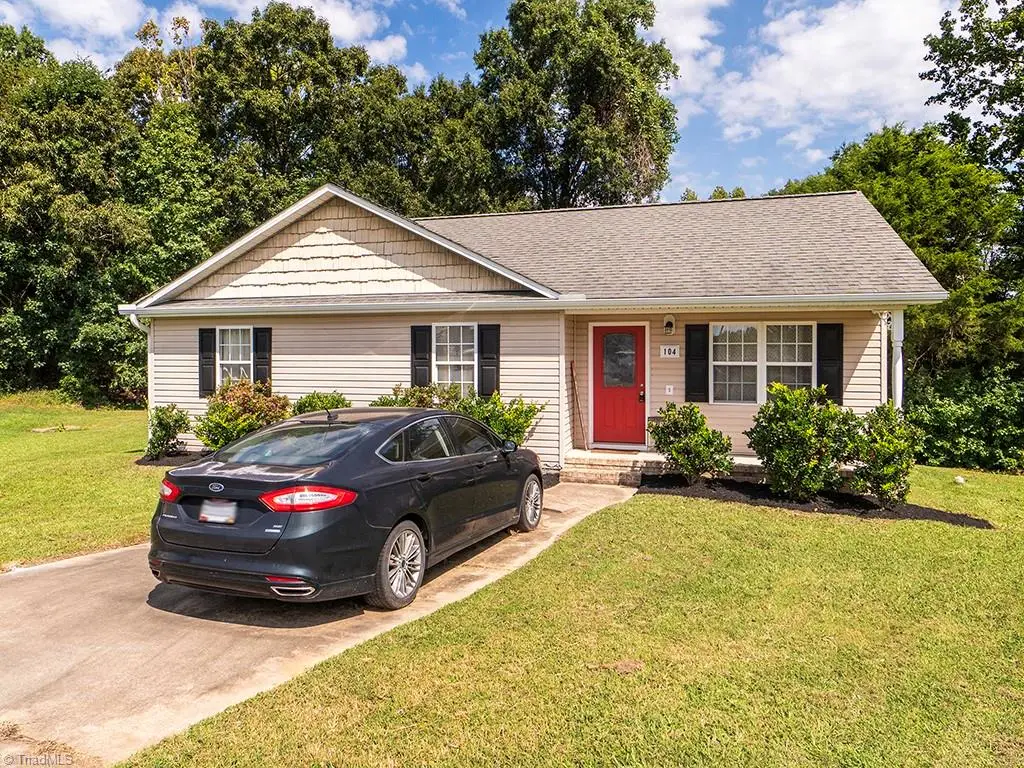 104 Taylors Court, Burlington, NC 27217 - #1