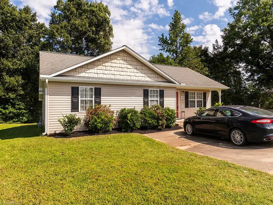 104 Taylors Court, Burlington, NC 27217 - #2