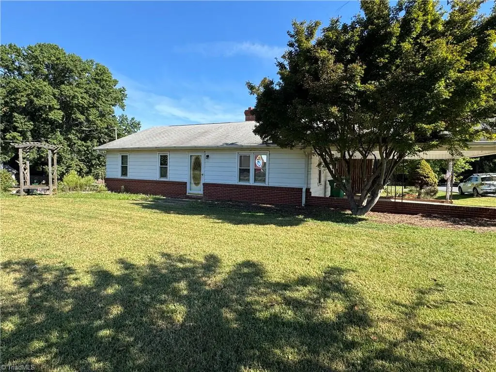 200 W King Street, King, NC 27021 - #1