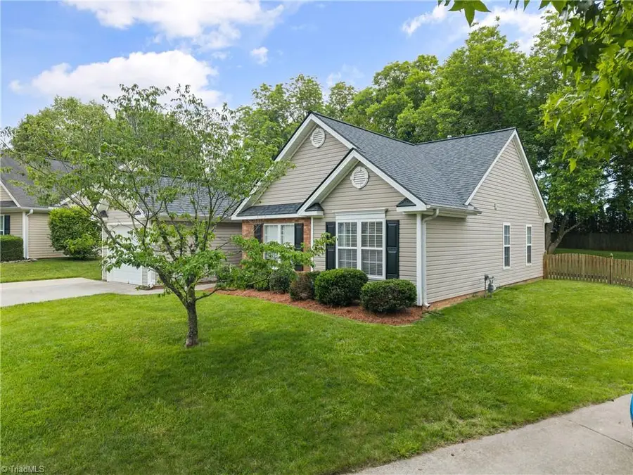 2446 Somerset Place Drive, Winston Salem, NC 27103 - #2