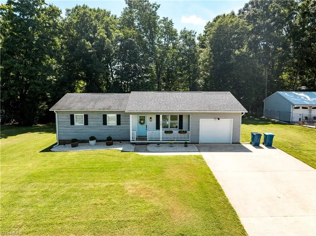725 Beech Street, Yadkinville, NC 27055 - #1
