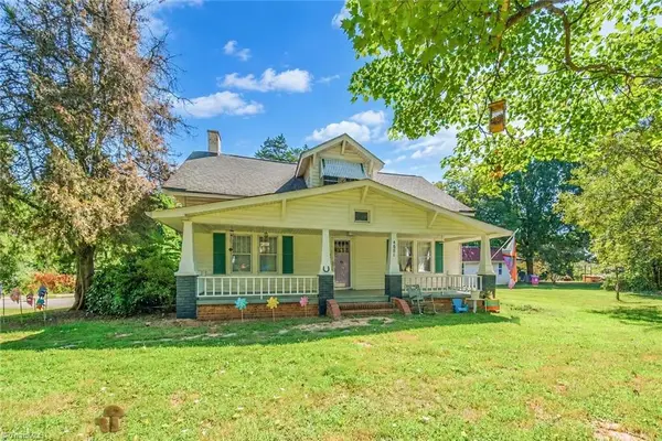 4881 Vienna Dozier Road, Pfafftown, NC 27040