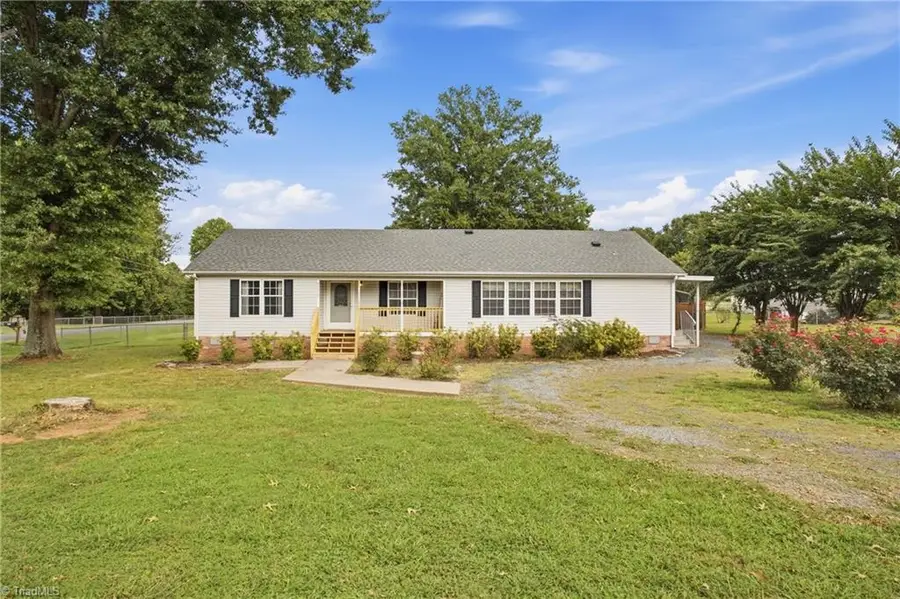 5272 Branson Davis Road, Sophia, NC 27350 - #2