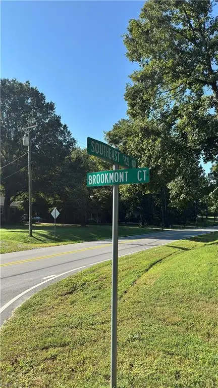 4116 SE Southeast School Road, Greensboro, NC 27406