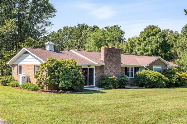 163 Lakewood Village Road, Mocksville, NC 27028