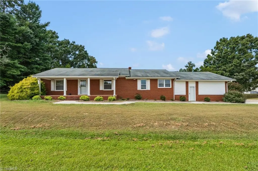 3827 Nc Highway 772, Walnut Cove, NC 27052 - #1