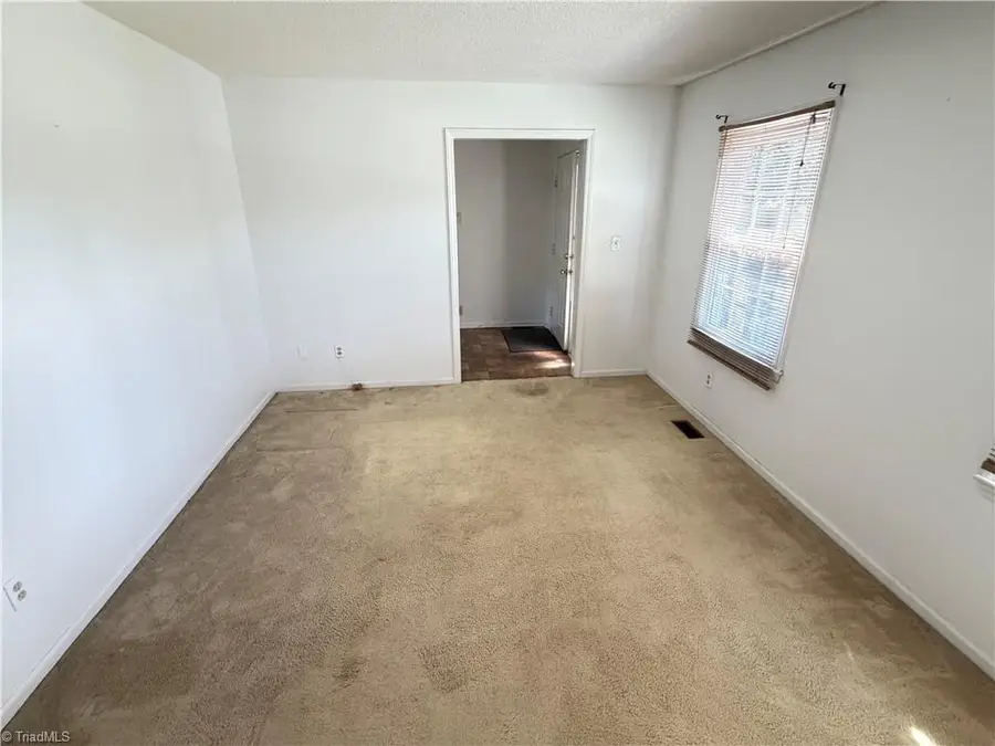3017 Wendover Avenue, Greensboro, NC 27405 - #3