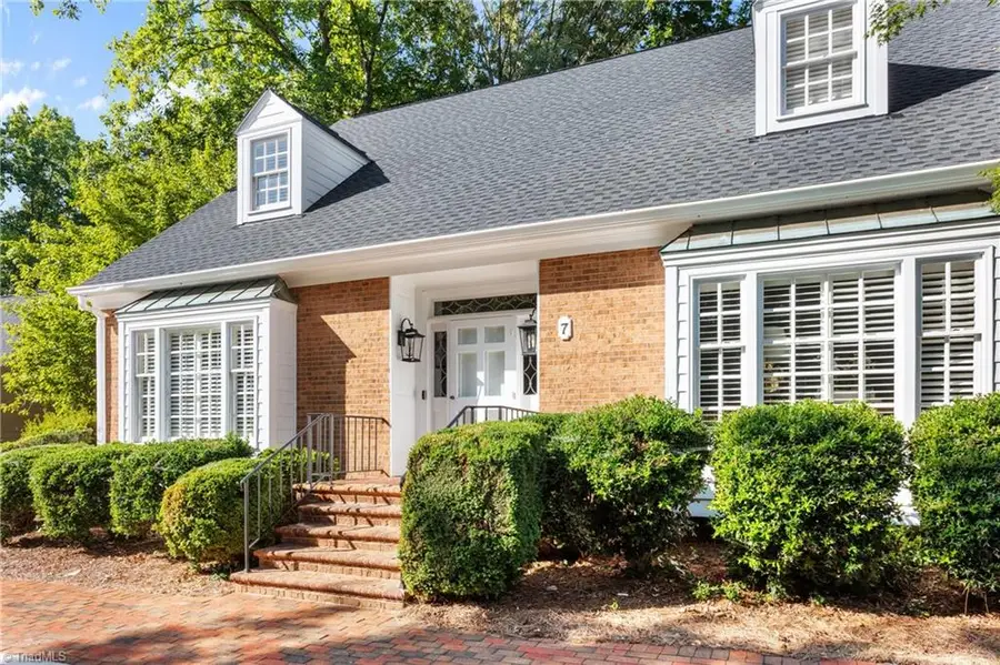 7 Ashton Square, Greensboro, NC 27408 - #3