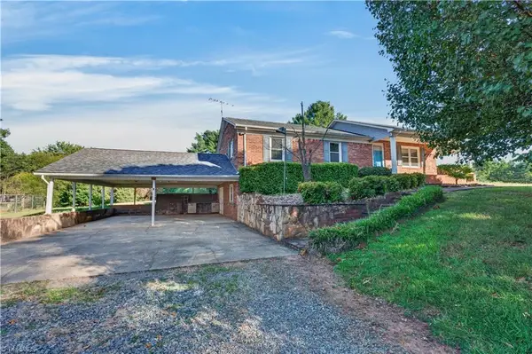 4472 Nc Highway 268, Pilot Mountain, NC 27041