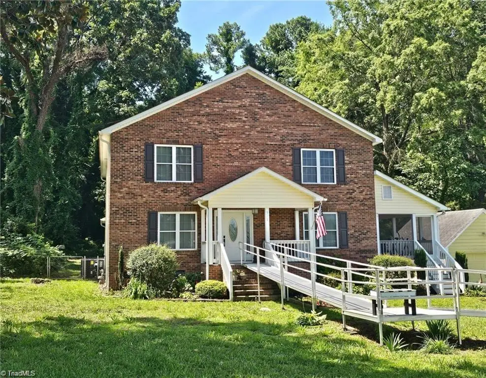 711 Sunrise Avenue, Thomasville, NC 27360 - #1