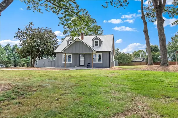4752 W Old Us Highway 421, Hamptonville, NC 27020