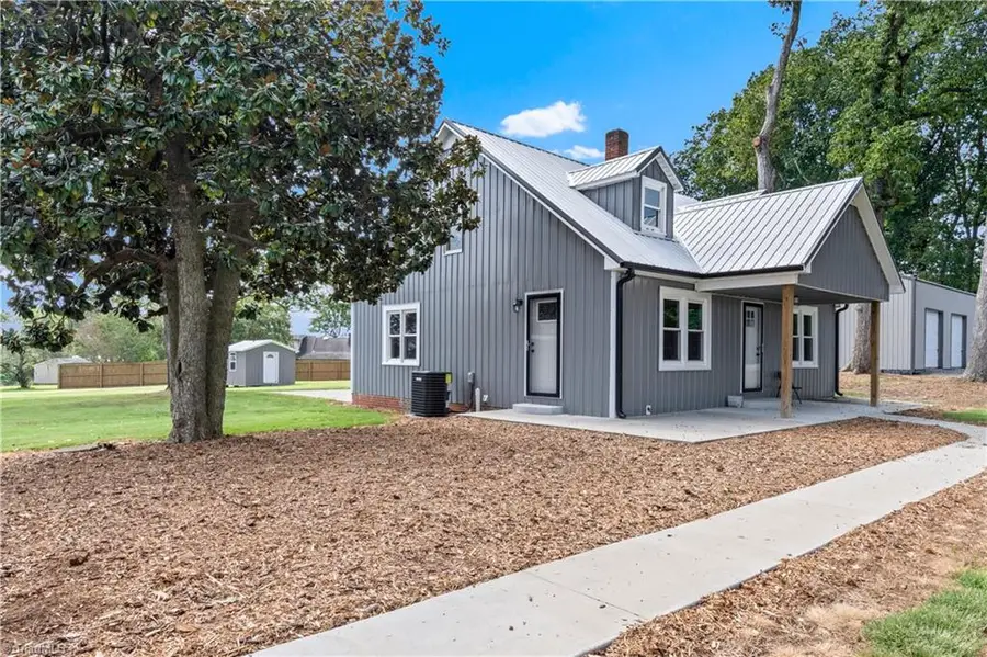 4752 W Old Us Highway 421, Hamptonville, NC 27020 - #2