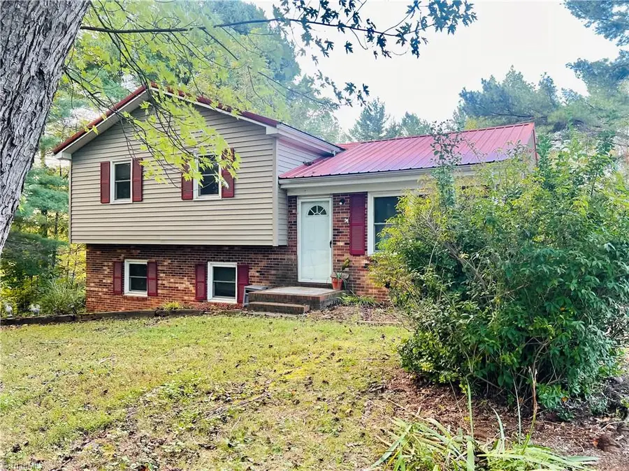 270 Woodcreek Drive, Mount Airy, NC 27030 - #2