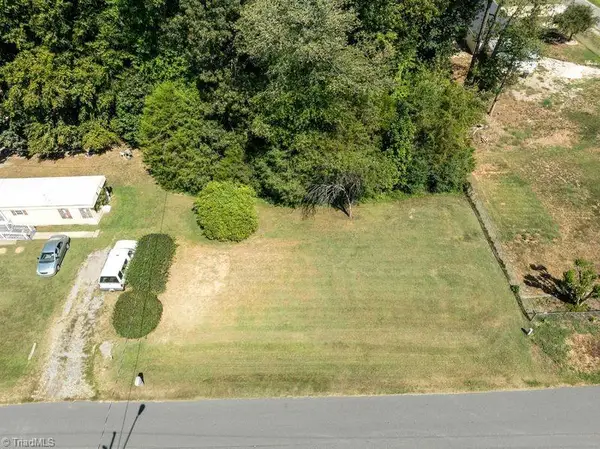 3521 Piedmont Memorial Drive, Winston-Salem, NC 27107