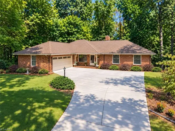 5 Windsor Circle, Thomasville, NC 27360