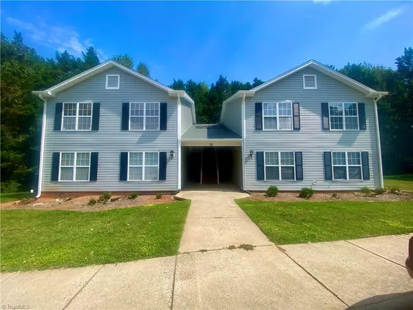 21 Meadowood Glen Way #D, Greensboro, NC 27409