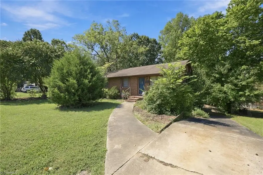 414 Tryon Street, Burlington, NC 27217 - #2