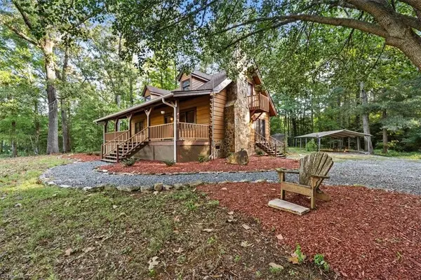 587 Cagle Road, Seagrove, NC 27341