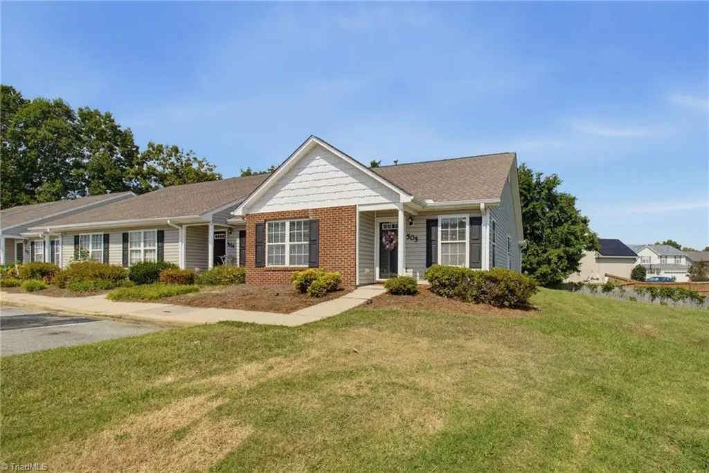 505 Carrington Lane, Thomasville, NC 27360 - #1