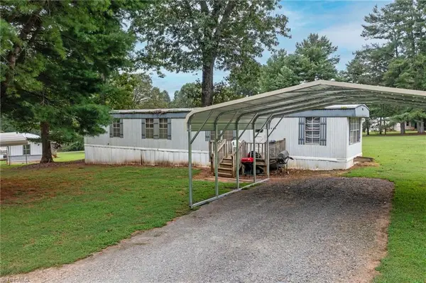 7424 Olin Road, Pfafftown, NC 27040