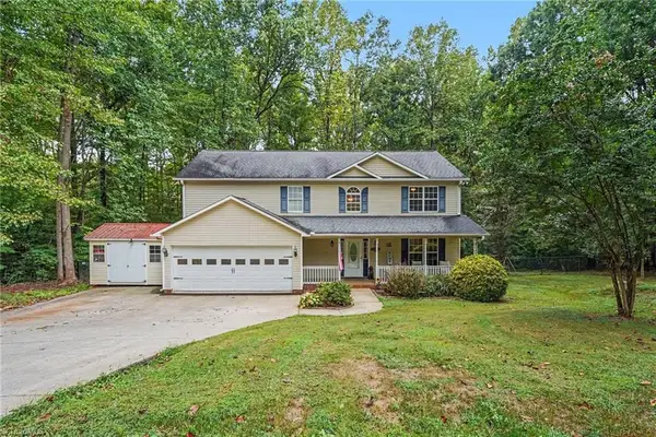 215 Blakes Court, Thomasville, NC 27360