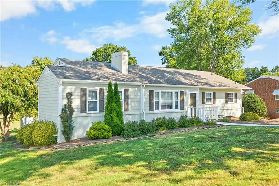 590 N Peace Haven Road, Winston Salem, NC 27104 - #2