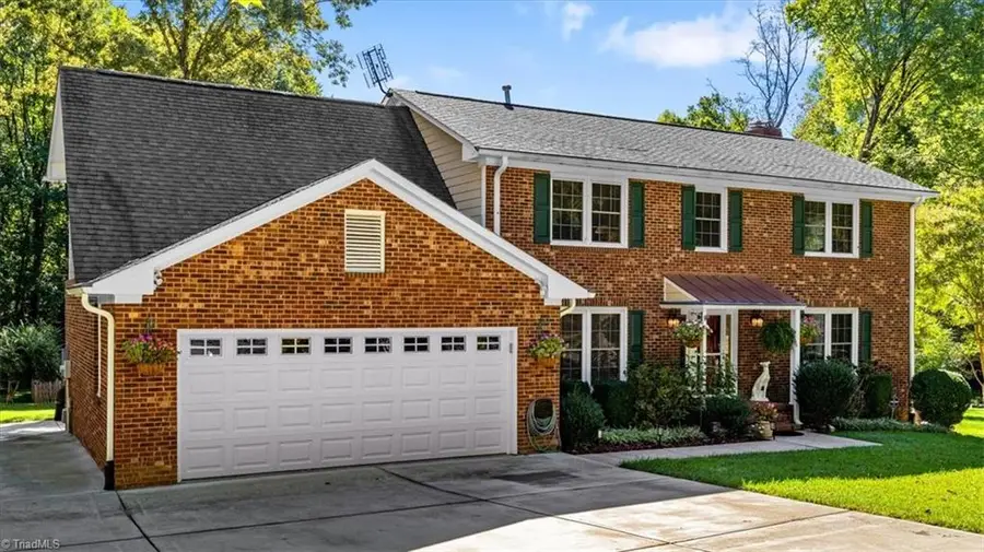 4 Horseshoe Court, Greensboro, NC 27410 - #3