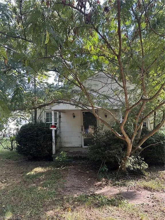 2805 W Vandalia Road, Greensboro, NC 27407
