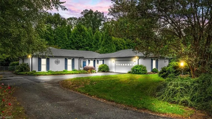 1055 Foothills Drive, Kernersville, NC 27284 - #2