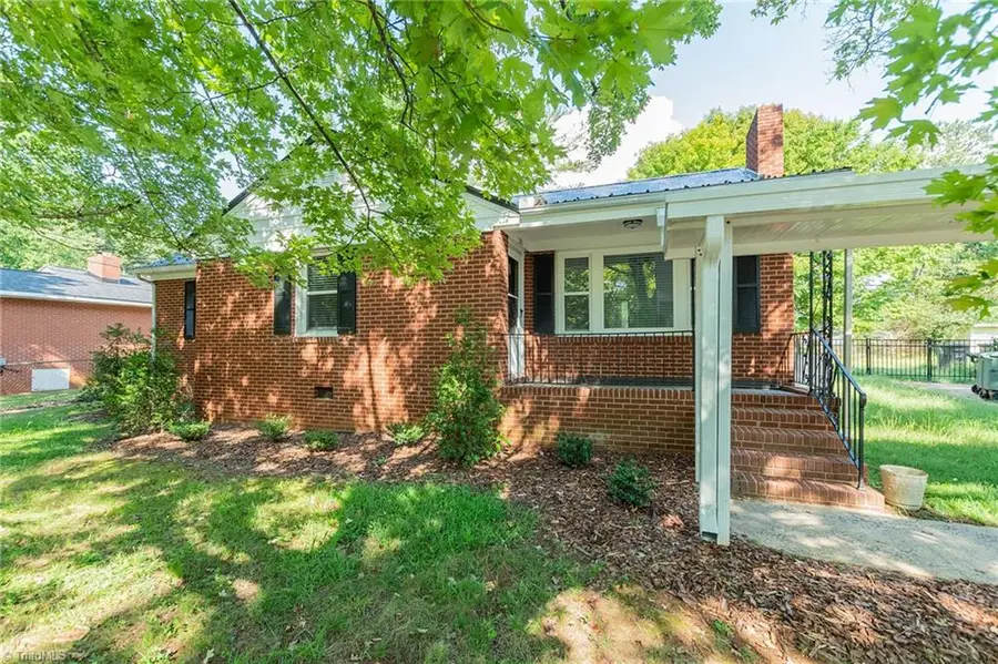 208 Avondale Drive, Lexington, NC 27295 - #2