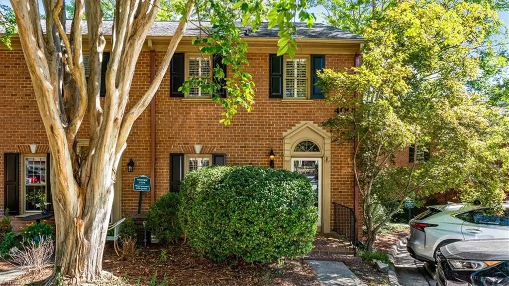 400 Fisher Park Circle #E, Greensboro, NC 27401 - #1